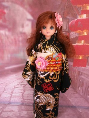 小禎ㄟ雜貨 莉卡娃娃服飾配件組 館主手製 莉卡和服 浴衣 娃娃和服 魚躍黑 ( 薇琪 小布 可穿)