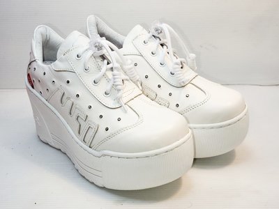 Zobr路豹牛皮 厚底 休閒鞋超高底台 NO:A378 顏色:白色 鞋跟高度：9公分
