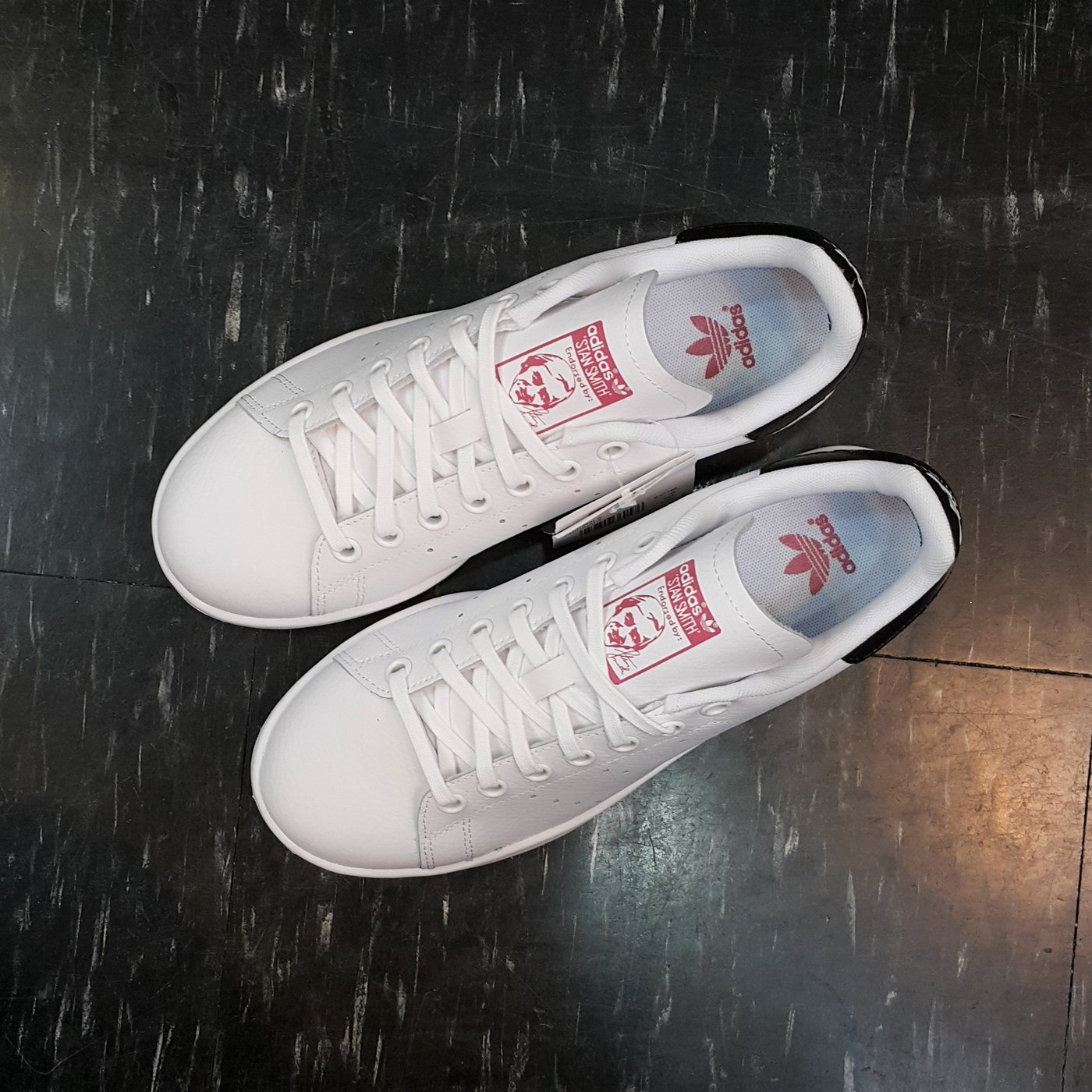 Stan smith j store b37186