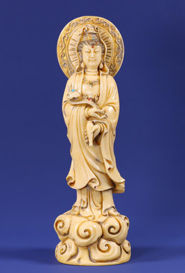 舊藏精品純手工雕刻老牙雕觀音一尊高10厘米，長寬6厘米，重369克15601521