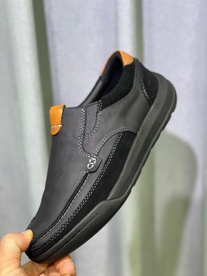 Clarks克拉克懶人鞋 2023新款 輕量化設計新款減震舒適男工作鞋 樂福鞋 休閒皮鞋 39-44