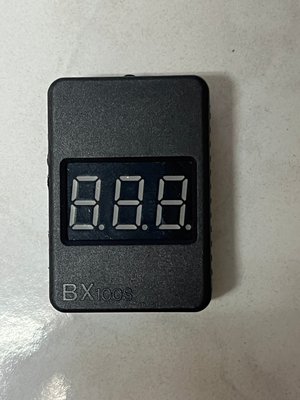 (大樹的家):新款 BX100S低電壓報警器(可調)電量顯示器鋰電池測電器1S-8S BB響大特價