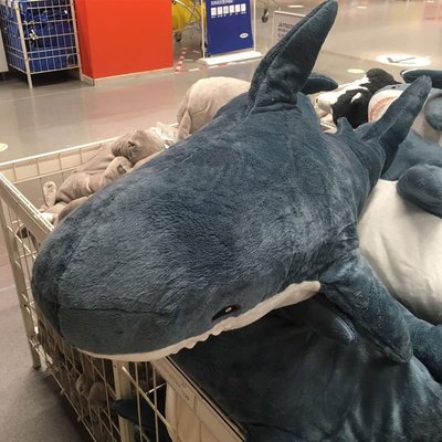 熱賣 王源同款宜家IKEA大鯊魚抱枕公仔毛絨玩具玩偶可愛娃娃~