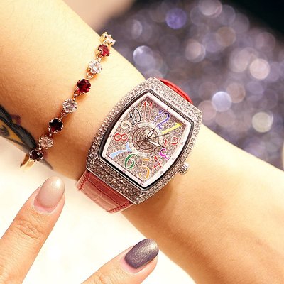 mobangtuo酒桶形時尚新款正品女士手錶 鑲滿鑽真皮帶防水石英表 日本進口機芯 彩色數字刻度 鑲鑽女腕錶 現貨供應
