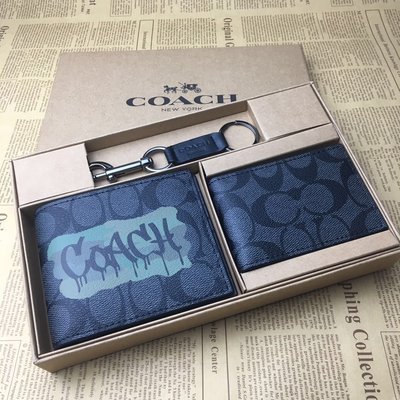 NaNa代購 COACH 37333 新款男士塗鴉Logo印花對折短夾 卡夾 零錢夾 證件夾 附鑰匙圈禮盒