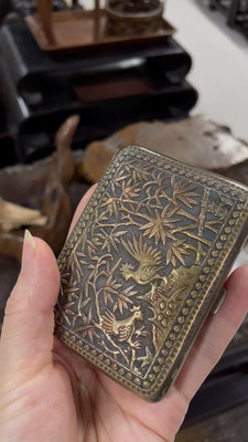 日本明治時期出口歐洲純銀鎏金煙盒，雙面滿工，放短煙，尺寸8.