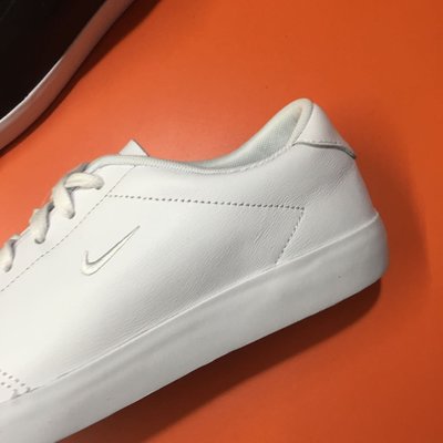 Nike 男 運動鞋 全白運動鞋 軟皮料 運動鞋休閒鞋 尺寸：US8.5/26.5cm （只有白色）