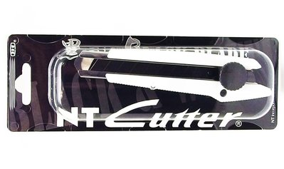 《Hi-Bookstore》NT Cutter 日本原裝 MNCR-L1 黑刃大型美工刀 (轉鈕式) 黑與白極致美感 高碳鋼黑刃