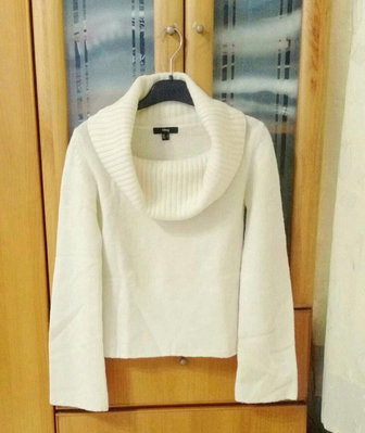 MANGO MNG 鬆糕領一字領厚織羊毛上衣430 (白色)