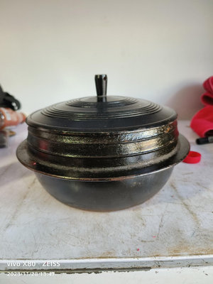 【二手】朝鮮六七十年代老鑄鐵鍋一款。整體品相完好。輕微的有一層銹。大791【李掌櫃】