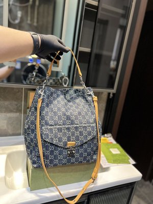 【二手包包】丹寧購物袋Gucci媽咪袋 性價比之王這是一款超贊的包型，靈感來自于惡搞Lv的街頭品牌，曾經的曾 N.O72647