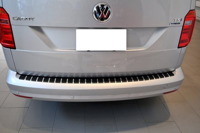 福斯 VW Caddy 4 後保桿雙層防刮片後護板 表面仿卡夢貼膜(不銹鋼材質)