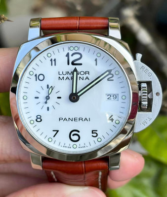 Panerai 沛納海 Pam00523 白色面盤 錶徑42mm 自動上鍊 2016/SEP