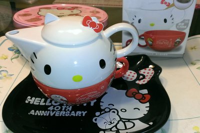 7-11 Hello Kitty x LINE 下午茶壺/抱枕 共度美好時光(另玩偶馬克杯造型陶瓷盤2:3D悠遊卡)