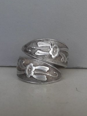 藏寶閣 （老銀飾品）帶款的民國老銀雙尖戒指圖案秀氣佩帶很彰顯個性的銀戒指 Cchg4006