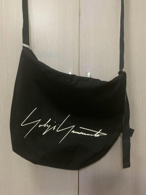 本耀司 Yohji Yamamoto Logo斜挎郵差包