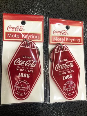 (I LOVE樂多)美國進口 Coca-Cola 可口可樂飯店鑰匙設計概念鑰匙圈 送禮自用兩相宜