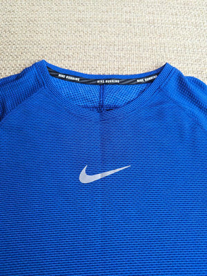 全新 Nike running DRI FIT 女生寶藍色長袖運動T-shirt 慢跑衣 防曬運動衣 單車衣 M號 半價五折出清