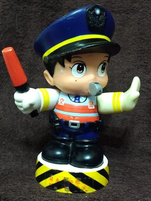 屏東縣警察局 交通警察娃娃 存錢筒 - 高20公分 - 企業寶寶 - 251元起標    A-16箱