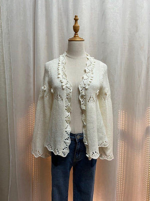 日系小清新立體花朵針織外套 米白色喇叭袖設計款針織罩衫