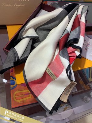 雅格時尚精品代購Burberry 巴寶莉 經典英式浪漫 (2)加密格紋薄款圍巾 披肩 (80*180)美國代購
