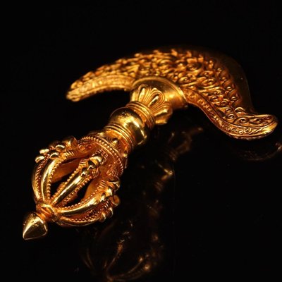 珍藏西藏收純銅純手工打造鎏金金剛降魔斧法器一把重297克高13厘米寬11 