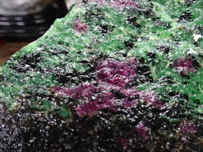 《藍晶寶石玉石特賣區》→〈原石系列〉→天然國際寶石-緬甸紅綠寶石原礦〈2930公克〉→h76