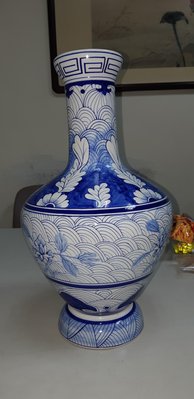 《壺言壺語》中華陶瓷早期手繪青花瓷賞瓶 保存完整
