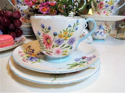 紫丁香歐陸古物雜貨♥英國 1938年SHELLEY絕版藍色紫色花束粉藍色把手細骨瓷下午茶杯盤組.咖啡杯組