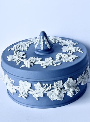 Wedgwood Jasper 藍色圓型珠寶盒