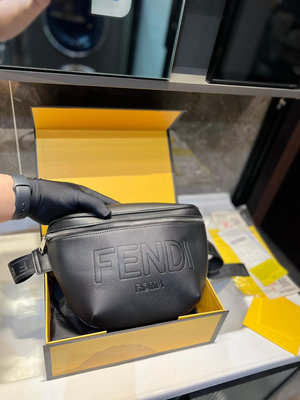【二手】  FENDI\/芬迪  男士棕色FF圖案紋理 膠料材質 腰包