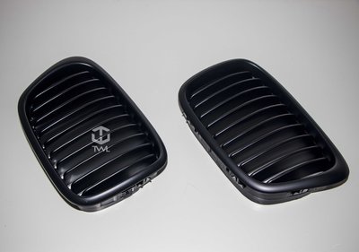 TWL台灣碳纖 台灣製 全新BMW E39 00 520 528 530 M5 消光黑 霧黑 水箱罩 黑 鼻頭 凸版