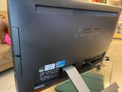 Asus all in one 桌上電腦