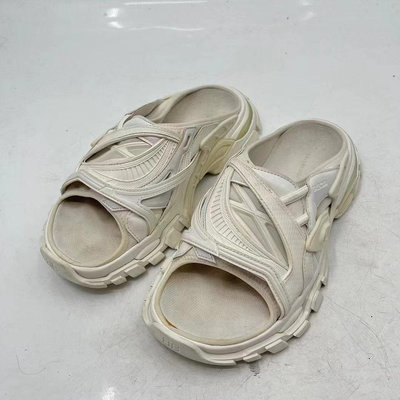 【balenciaga】最新款白色track拖鞋