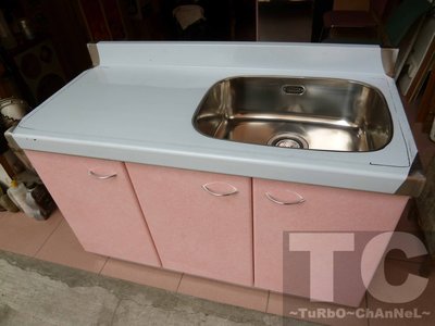 流理台【120公分洗台-右水槽】台面&amp;櫃體不鏽鋼 粉紅線條門板 最新款流理臺