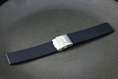 來來錶帶配件 /可替代SONY SW2 SmartWatch 2 防水藍牙手錶之24mm黑色矽膠錶帶,不鏽鋼扣