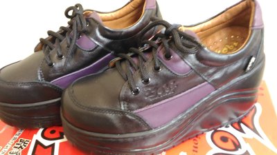 (Zobr~路豹~超值特賣免運 台灣製真皮手工氣墊鞋) 厚底增高鞋 (黑紫色7.5/8號)