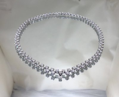 順利當舖   純白金PT900名家特殊設計華麗貴氣頂級鑽石項鍊