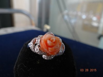 天然粉紅珊瑚花...925純銀白K精鑲鋯石..戒指