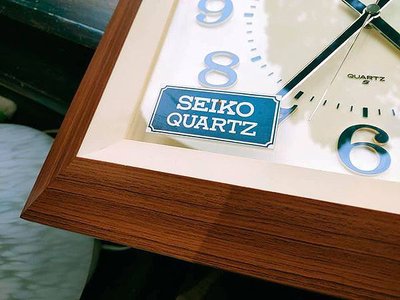 SEIKO 立體 木框色 電鐘 . 準確 完整 老庫存品 店頭展示 . 35/33