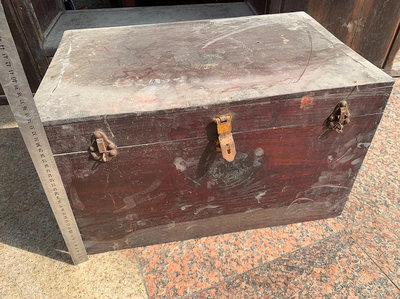 木箱子一個，售的貨不退不換， 古董 舊貨 舊藏 【聚寶軒】-512
