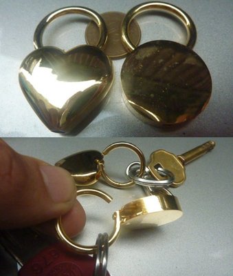 台灣製外銷德國_黃金色鑰匙鎖頭/圓形愛心型鑰匙圈鎖頭~高貴不貴,可當來店禮品/贈品/婚禮小物~清倉價15元,1打150元