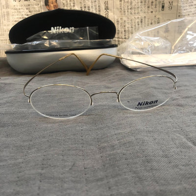 日本老牌眼鏡 金色半框無螺絲 眼鏡架 一山眼鏡 感覺高鼻梁比