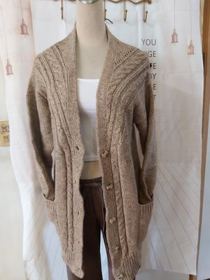 羊駝毛全新麻花編織中長版外套，我超愛這系列商品超百搭又保暖