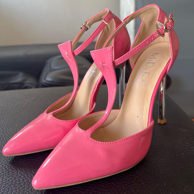 歐美風時尚 芭比粉紅尖頭35號碼高跟鞋細跟鞋