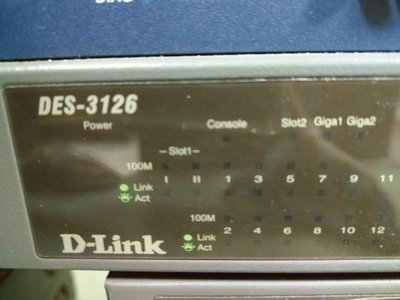 162（3C）D-Link DES-3126 Switch 交換器 功能正常 路由器 分享器 網管 品相如圖（）