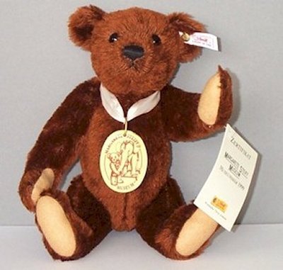 白色貴族 Steiff 金耳扣泰迪熊 ~~ 1999 博物館紀念熊 ~~ (市價約7900元)
