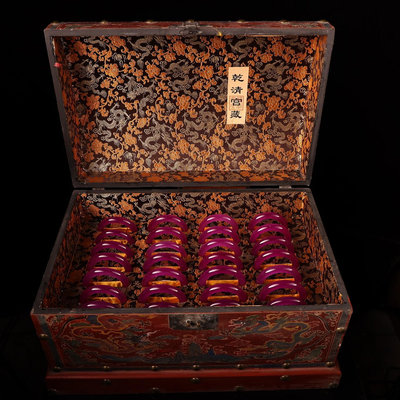 舊藏收極品罕見高冰種紫羅蘭手鐲一箱配有老漆器盒箱盒子長51厘米  高31厘米  寬33337
