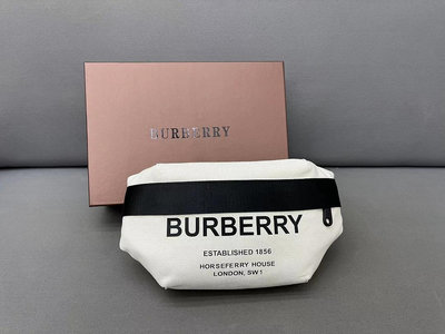 【二手包包】Burberry 巴寶莉 字母帆布斜挎胸包包  條紋腰包 大容量 采用面料材質  頂級做工  激 NO1967