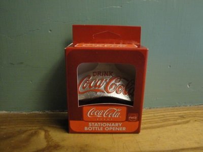 ** 正版 復古可口可樂 開罐器 , COCA COLA ** 鐵製開瓶器 ~ 3D字樣 ~ 可口可樂出品 ~ 稀有 !!
